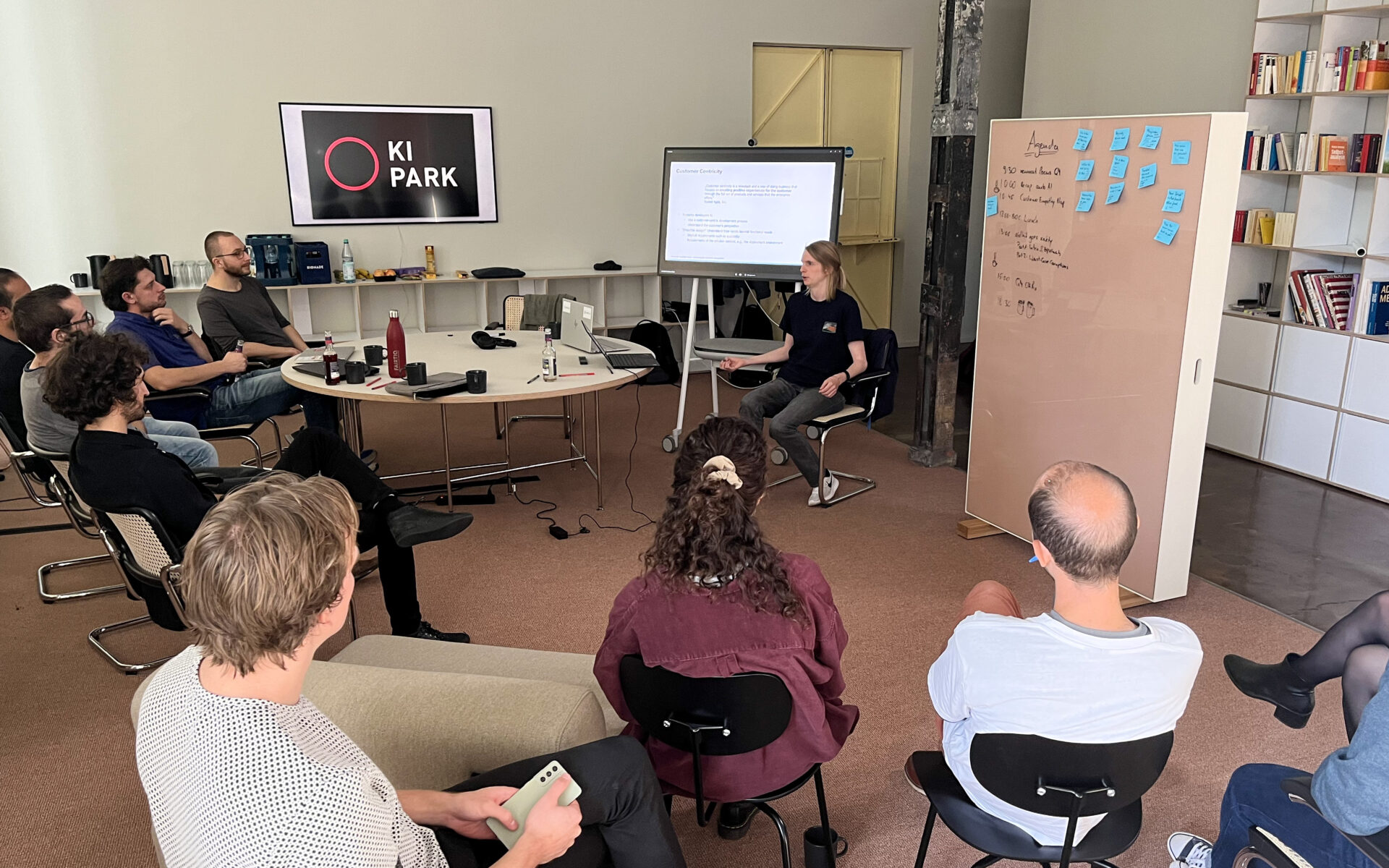 presenting_to_group_female_casual